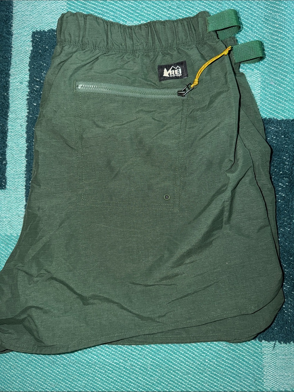 REI woman’s Forest Green Hybrid Outdoor Shorts